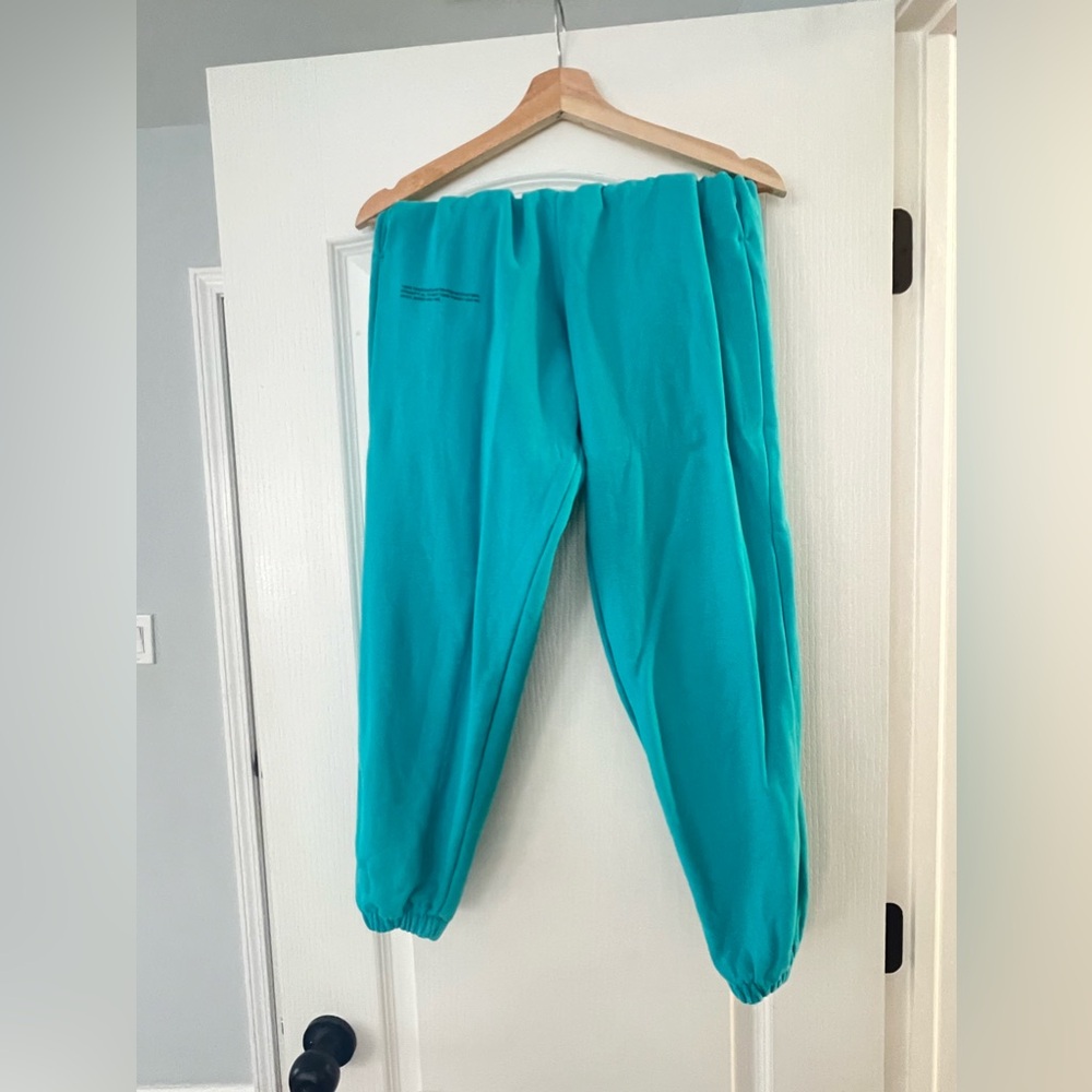 Pangaia rare, turquoise collar sweatpants
